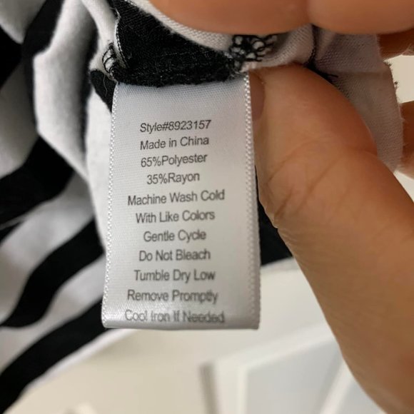 🌷3 for$20🌷SWS, US L, White & Black Striped Short Sleeved Scoop Neck Jersey Top - Picture 7 of 7